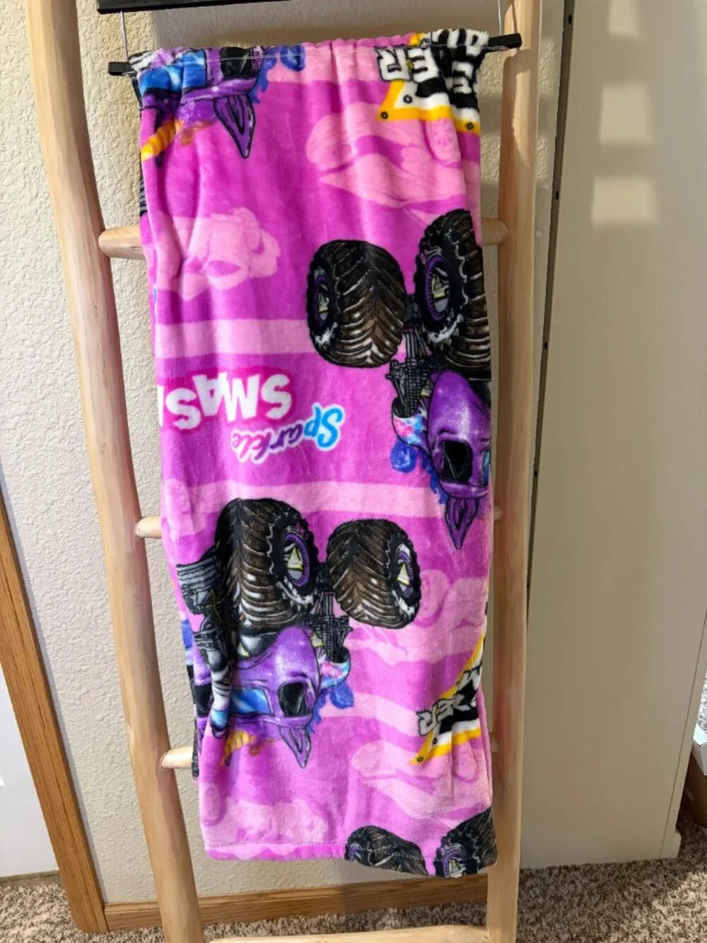 Monster Jam Sparkle Smash Plush Throw Blanket Pink Purple Unicorn Truck NWT